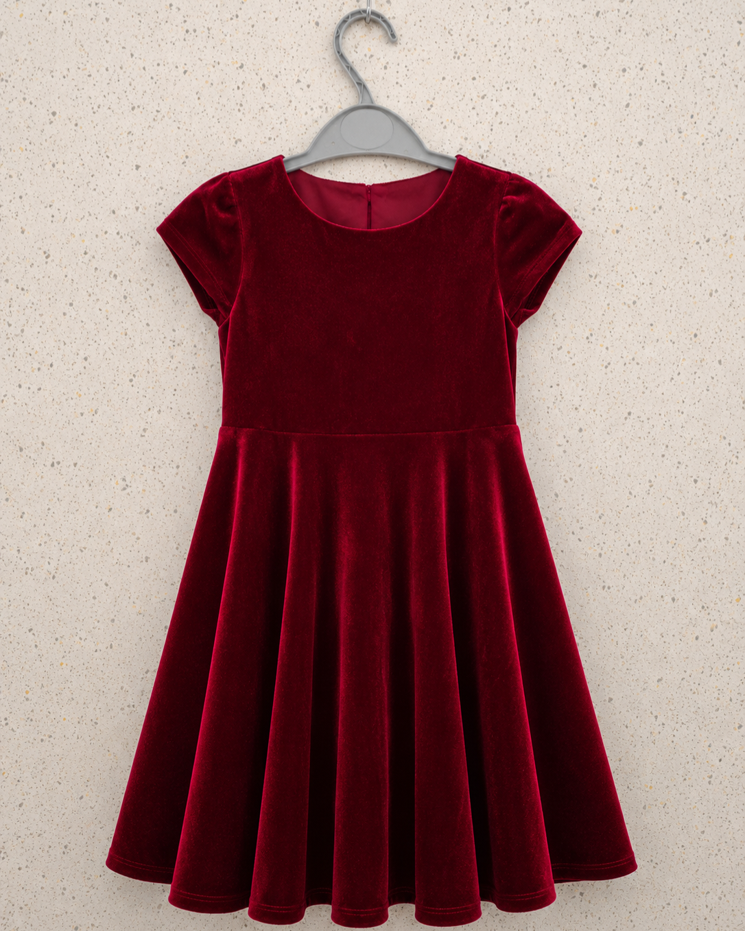 Robe Rosabelle en velours rubis à manches bouffantes